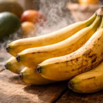 Por que a banana amadurece tão rápido?